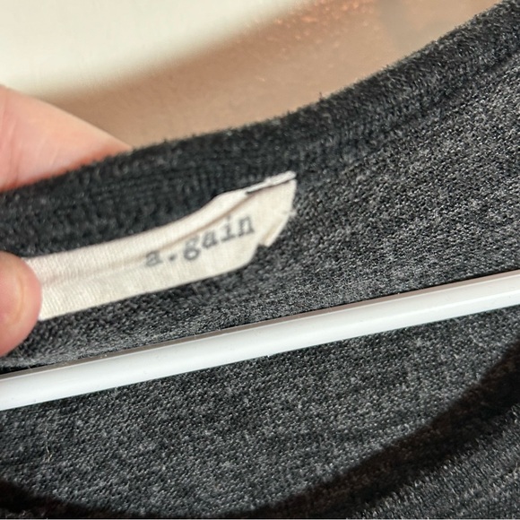 A. gain grey animal print long sleeve top small - Picture 3 of 4